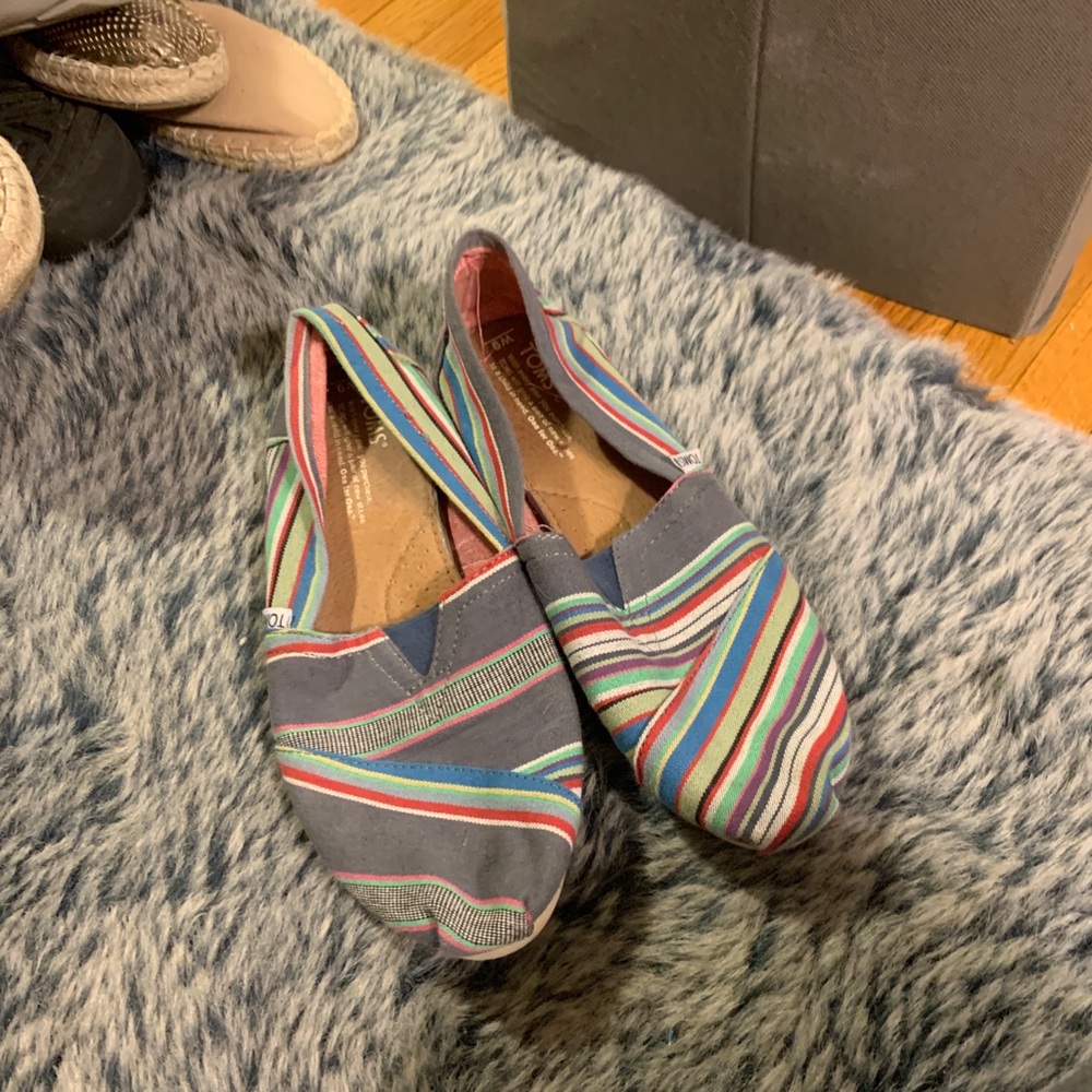 Toms